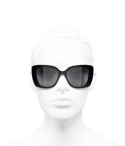 CHANEL 5422B Square